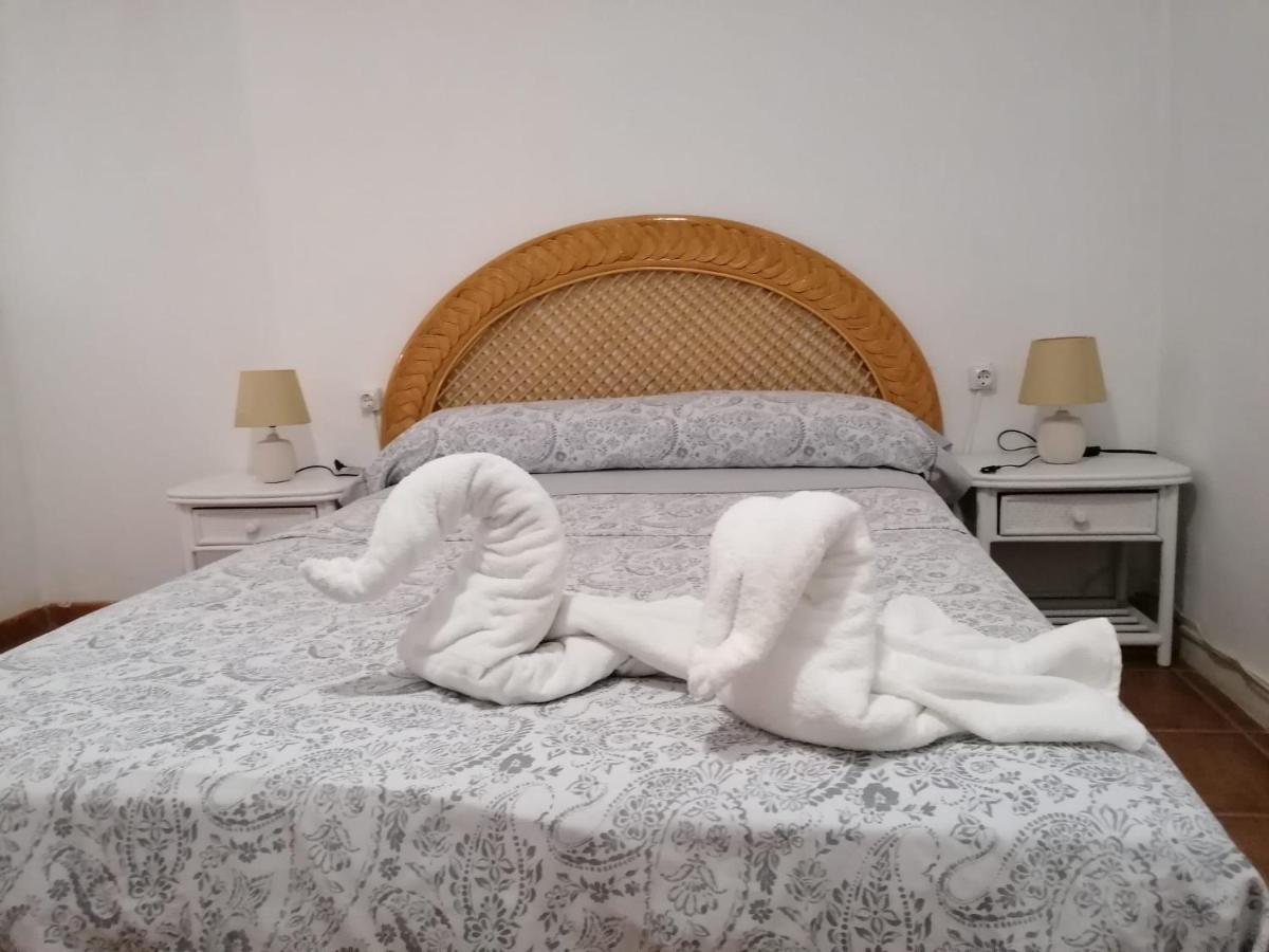 Habitacion Matrimonial En Un Bajo Bano Compartido Areas Compartidas Abades  ภายนอก รูปภาพ