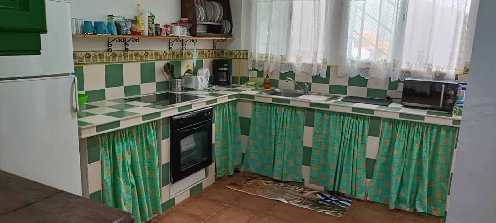Habitacion Matrimonial En Un Bajo Bano Compartido Areas Compartidas Abades  ภายนอก รูปภาพ
