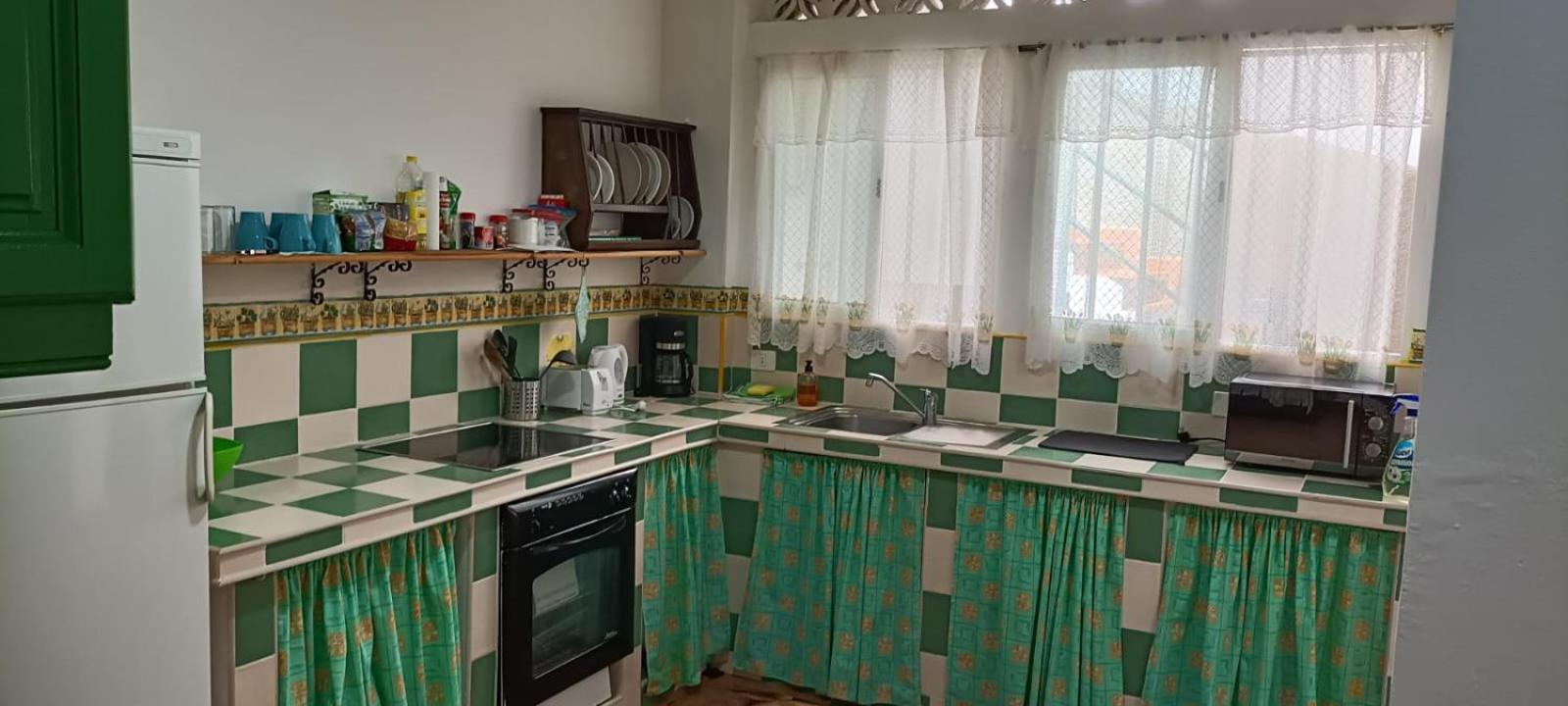 Habitacion Matrimonial En Un Bajo Bano Compartido Areas Compartidas Abades  ภายนอก รูปภาพ